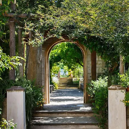 Don Camillo Gasthuis 4*